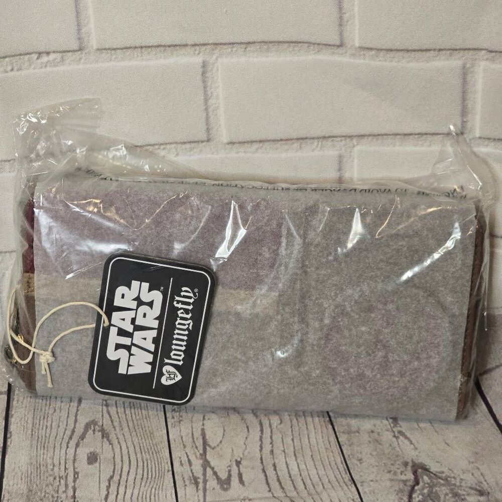 Loungefly Star Wars OG HEART LOGO Last Jedi Rebel Poe Dameron Zip Around Wallet